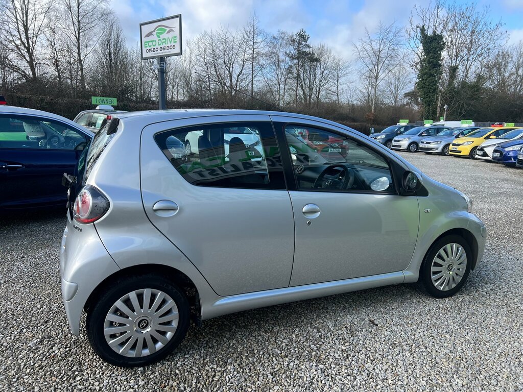 Toyota Aygo 1.0 Vvt-i Ice Hatchback Euro 5 Silver