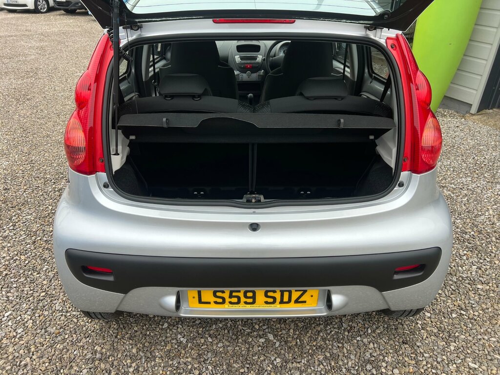 Peugeot 107 1.0 12V Urban Hatchback Euro 4 Silver #4