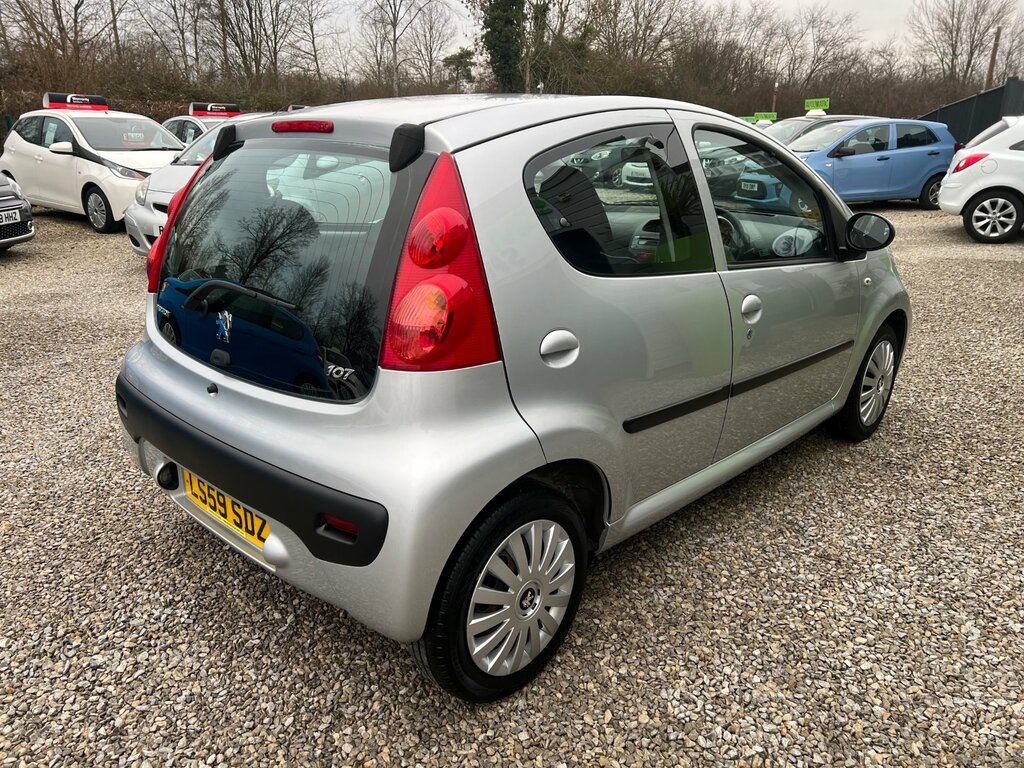 Peugeot 107 1.0 12V Urban Hatchback Euro 4 Silver