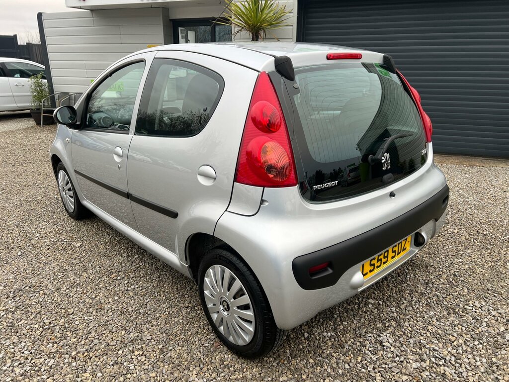 Peugeot 107 1.0 12V Urban Hatchback Euro 4 Silver #2