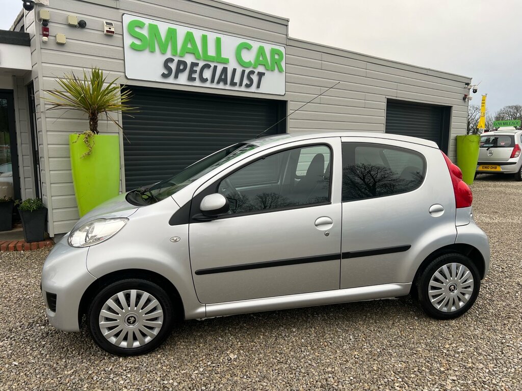 Peugeot 107 1.0 12V Urban Hatchback Euro 4 Silver #6