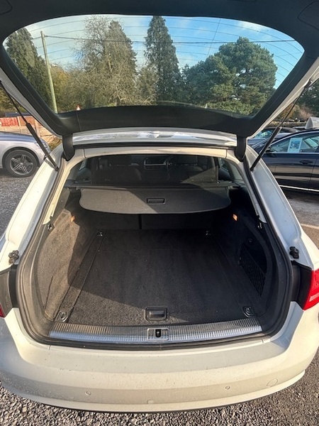 Audi A4 Avant Tdi Se Technik Immaculate LY65KRU White #4