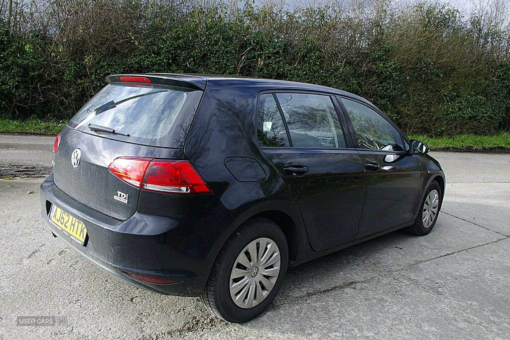 Volkswagen Golf 1.6 Tdi 105 S AJ62HTK Black #5