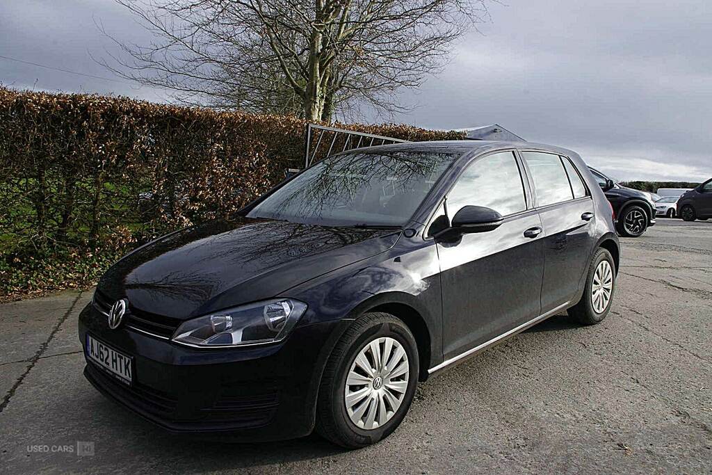 Volkswagen Golf 1.6 Tdi 105 S AJ62HTK Black #3