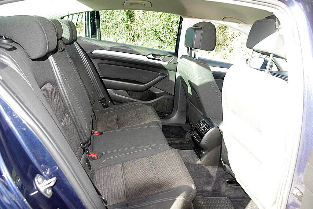 Volkswagen Passat 2.0 Tdi Se Business RE66JMV Blue #6