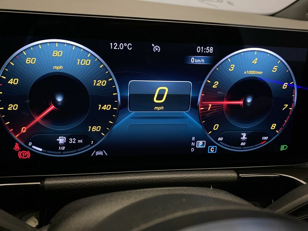 Mercedes-Benz GLA Class 180 1.3 Amg Line Premium Nq LN71KFR White #6