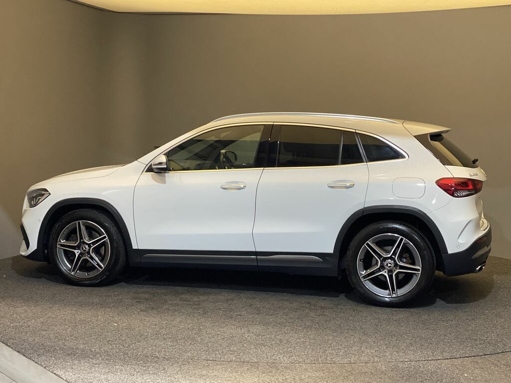 Mercedes-Benz GLA Class 180 1.3 Amg Line Premium Nq LN71KFR White #3