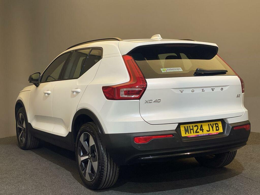 Volvo XC40 2.0 B3p Mhev Plus Dark Nq ML58MML White #2