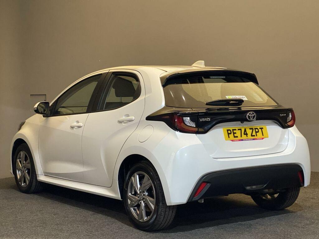 Toyota Yaris 1.5 Vvt-h Icon Nq PE74ZPT White #2