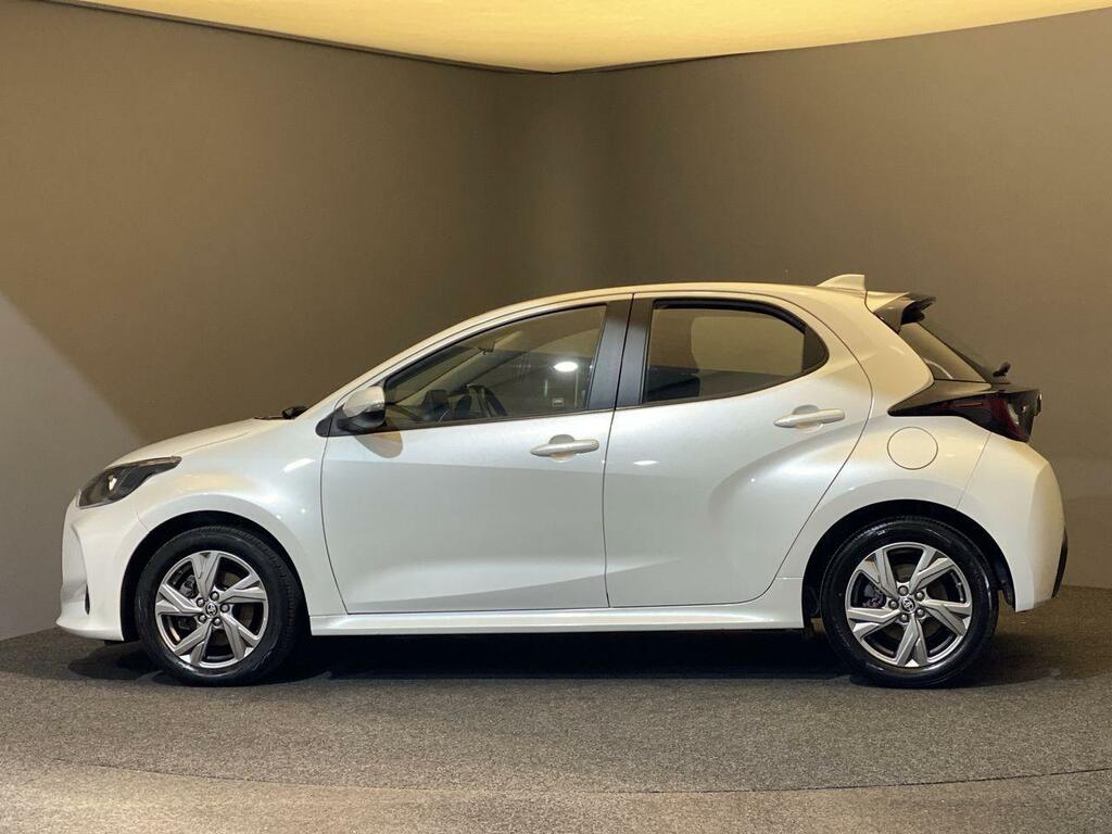 Toyota Yaris 1.5 Vvt-h Icon Nq PE74ZPT White #3