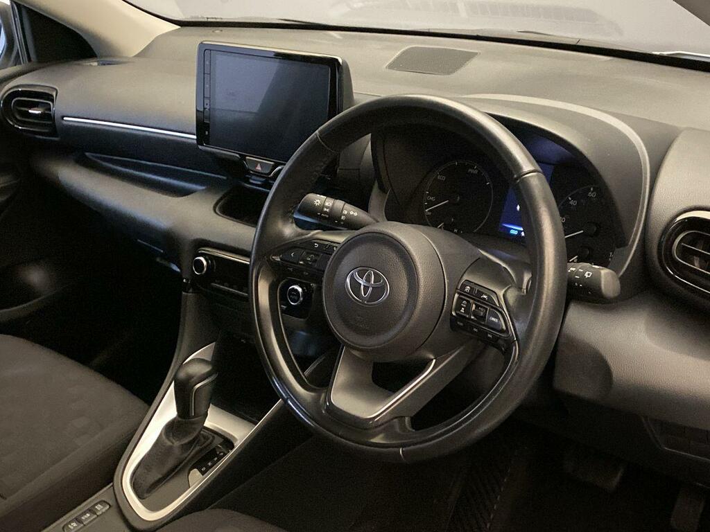Toyota Yaris 1.5 Vvt-h Icon Nq PE74ZPT White #4