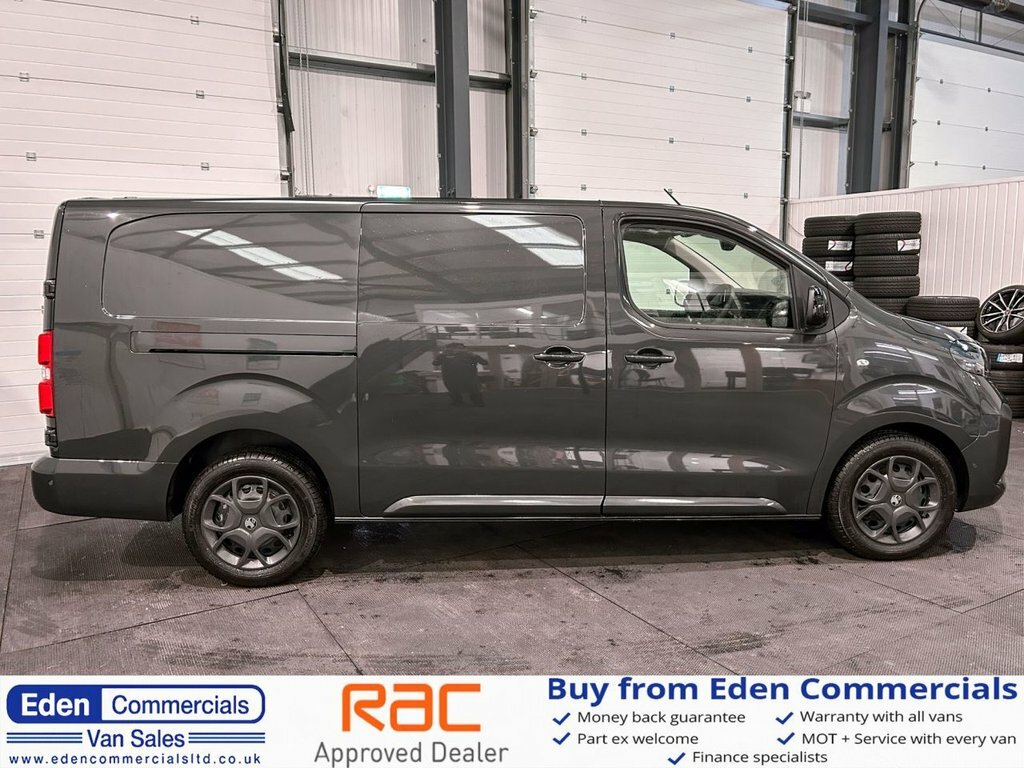 Vauxhall Vivaro 2L Pro 6Dr Grey #2