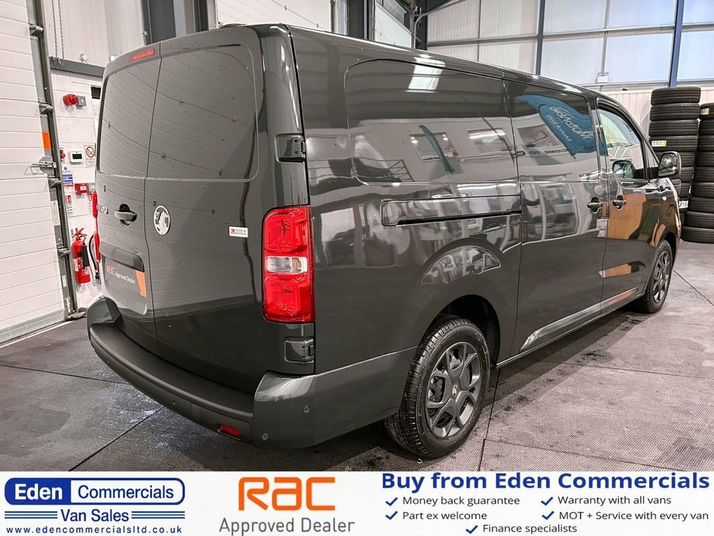 Vauxhall Vivaro 2L Pro 6Dr Grey #3