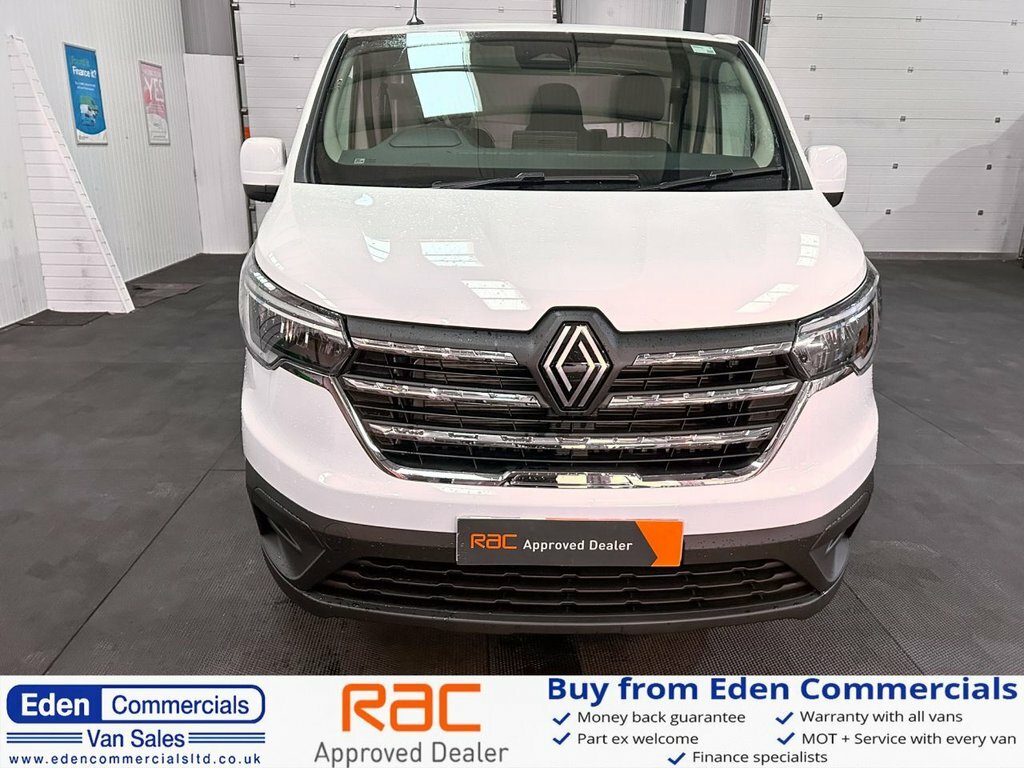 Renault Trafic 2L Advance White #2