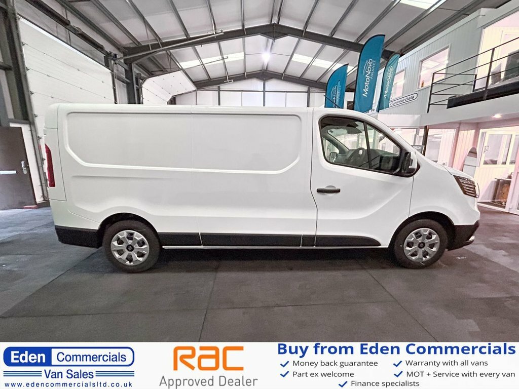 Renault Trafic 2L Advance White #5