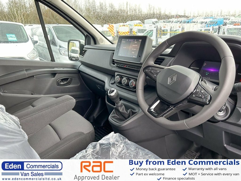 Renault Trafic 2L Advance MW74UGD White #3