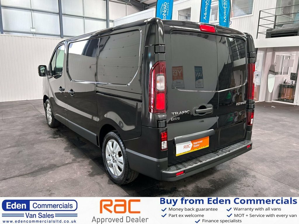 Renault Trafic 2L Extra Black #6