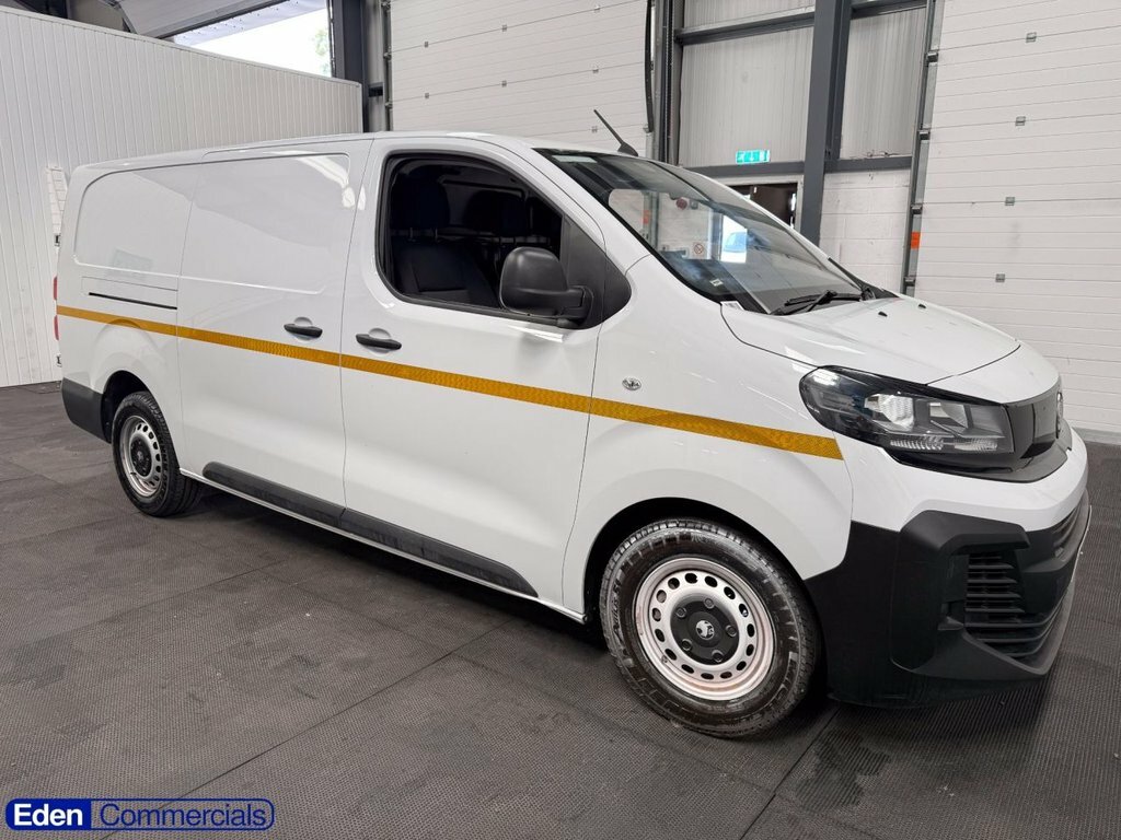 Vauxhall Vivaro 2L Prime 6Dr White
