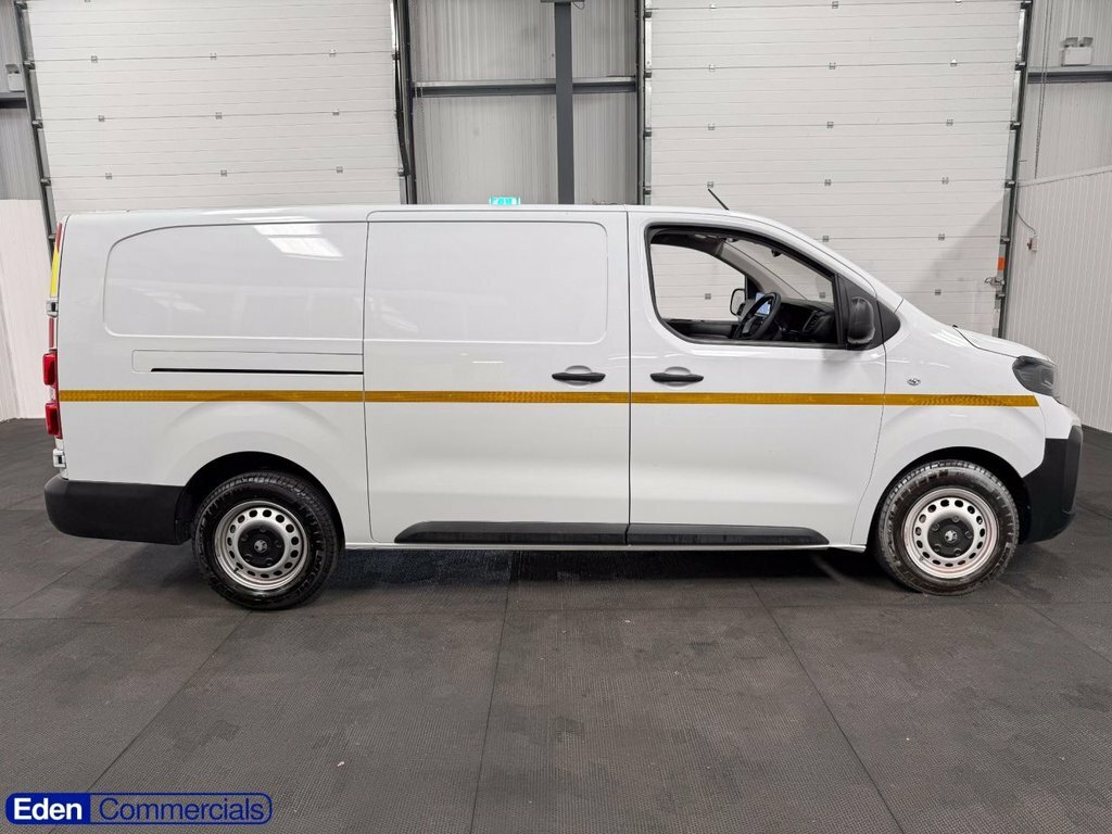 Vauxhall Vivaro 2L Prime 6Dr DN24TXG White #2