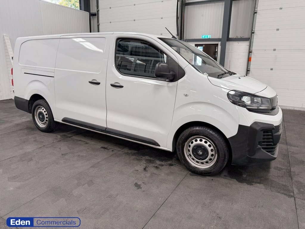 Vauxhall Vivaro 2L Prime 6Dr White