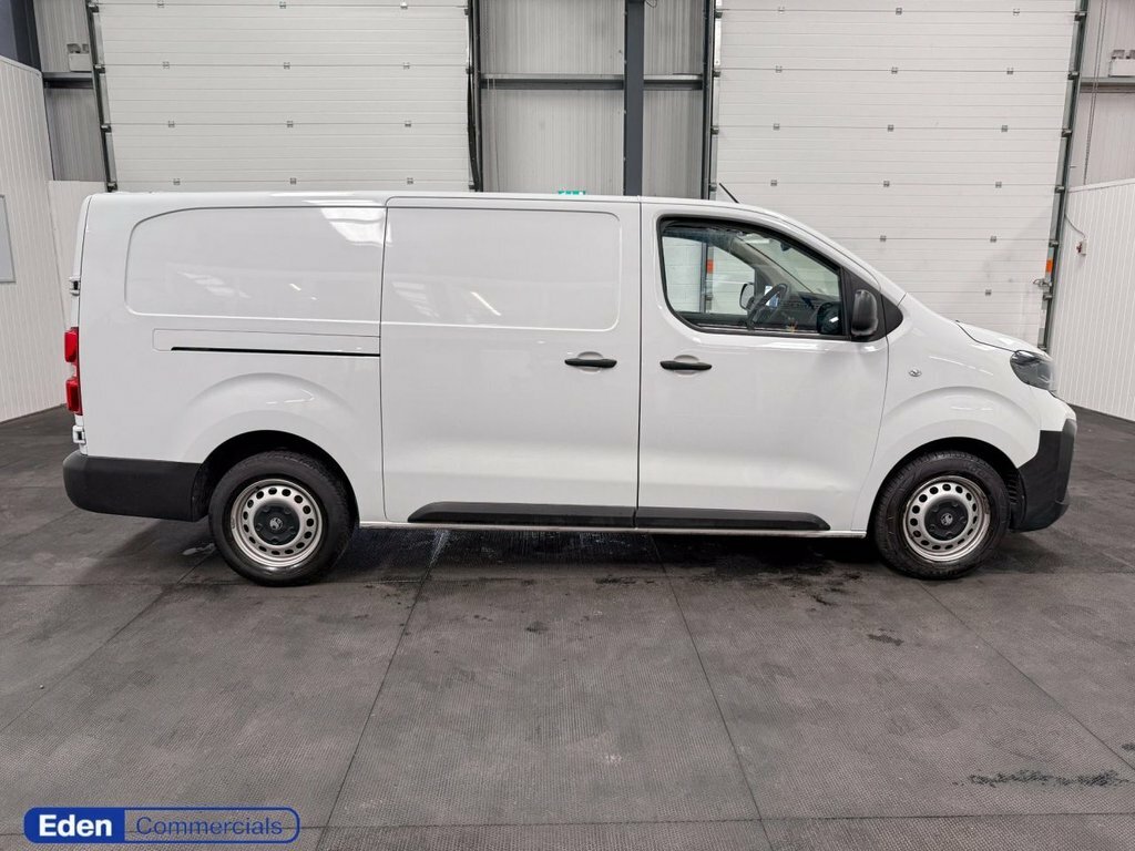 Vauxhall Vivaro 2L Prime 6Dr DS24AFN White #2