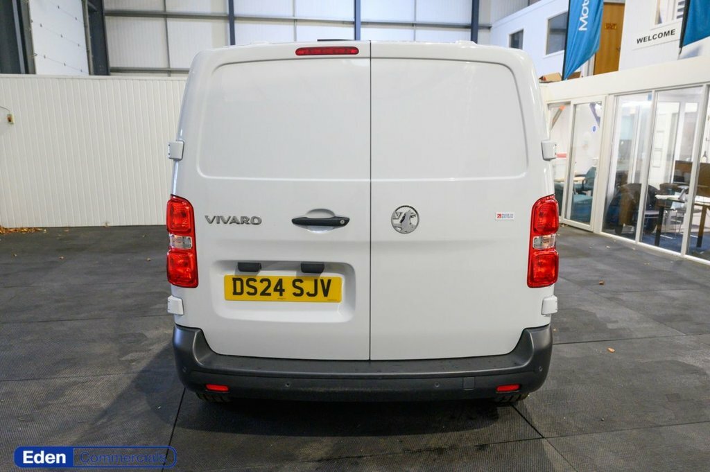 Vauxhall Vivaro 1.5L Prime 6Dr DS24SJV White #6