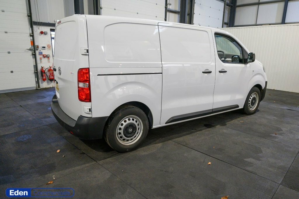 Vauxhall Vivaro 1.5L Prime 6Dr DS24SJV White #5