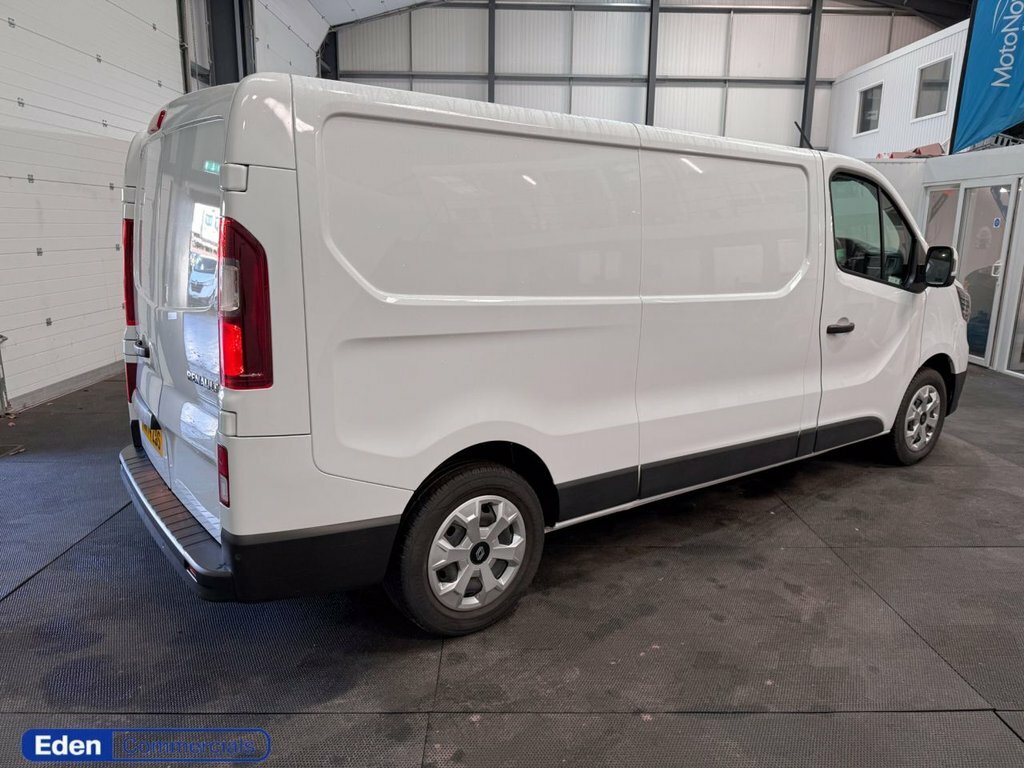 Renault Trafic 2L Advance HN74ZDS White #4