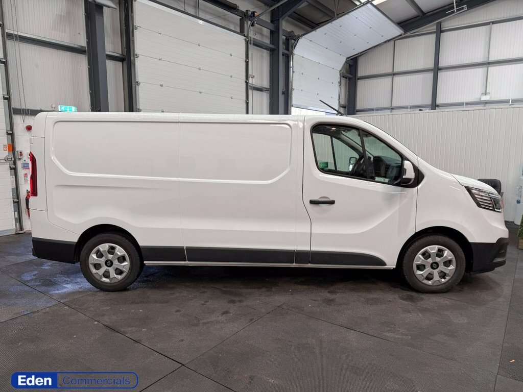 Renault Trafic 2L Advance HN74ZDS White #2