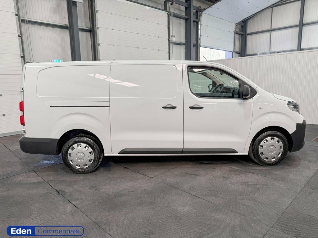 Vauxhall Vivaro 2L Prime 6Dr DS24LCN White #2