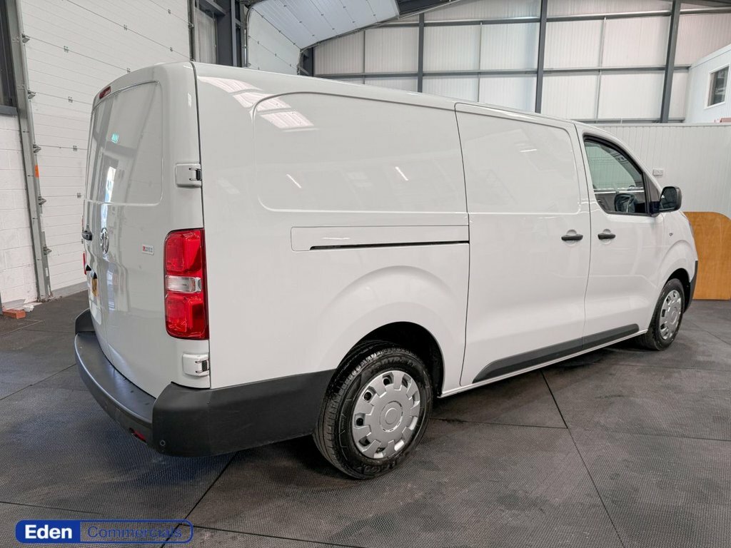 Vauxhall Vivaro 2L Prime 6Dr DS24LCN White #5
