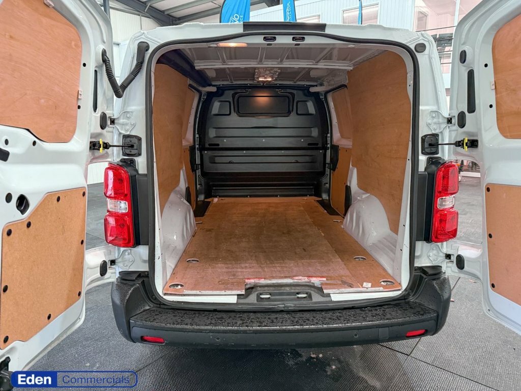 Vauxhall Vivaro 2L Prime 6Dr DS24LCO White #3
