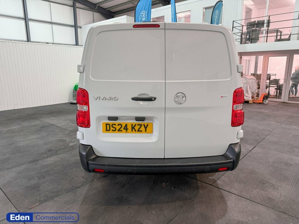 Vauxhall Vivaro 2L Prime 6Dr DS24KZY White #6