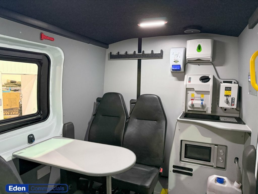 Ford Transit Custom 2L Leader 6Dr WR73UOW White #4