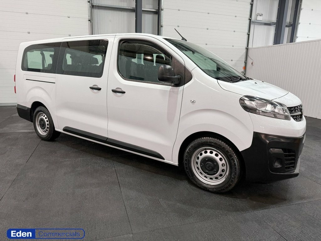 Vauxhall Vivaro Mpv White