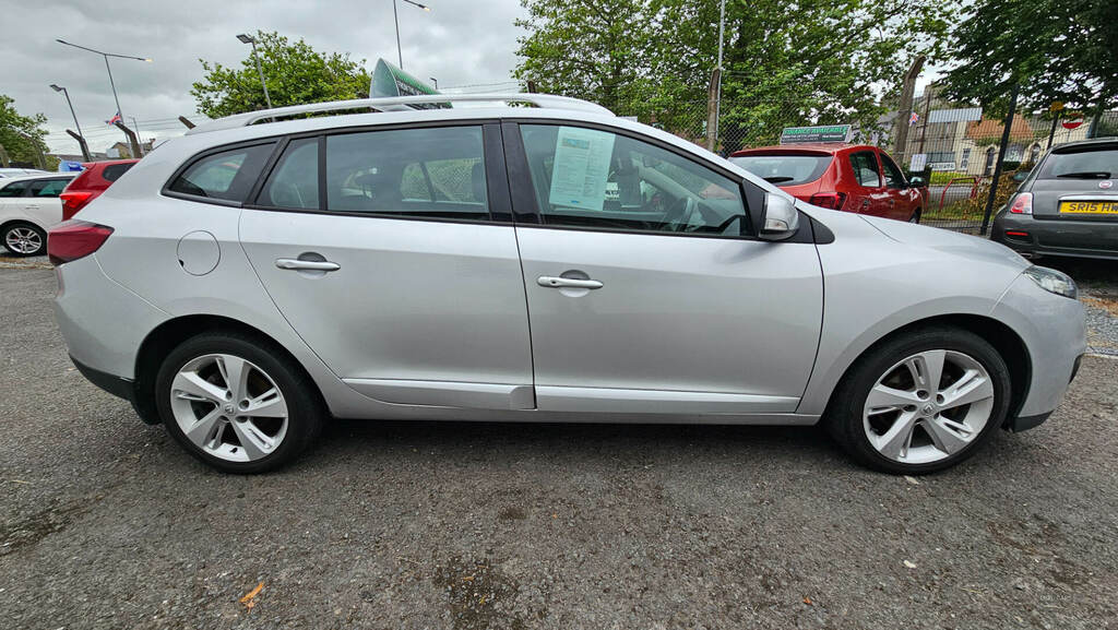 Renault Megane 1.5 Dci 110 Dynamique Tomtom Start Stop Silver #4