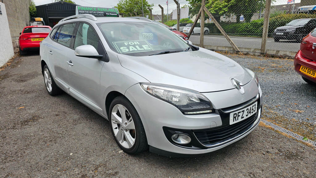 Renault Megane 1.5 Dci 110 Dynamique Tomtom Start Stop Silver #3