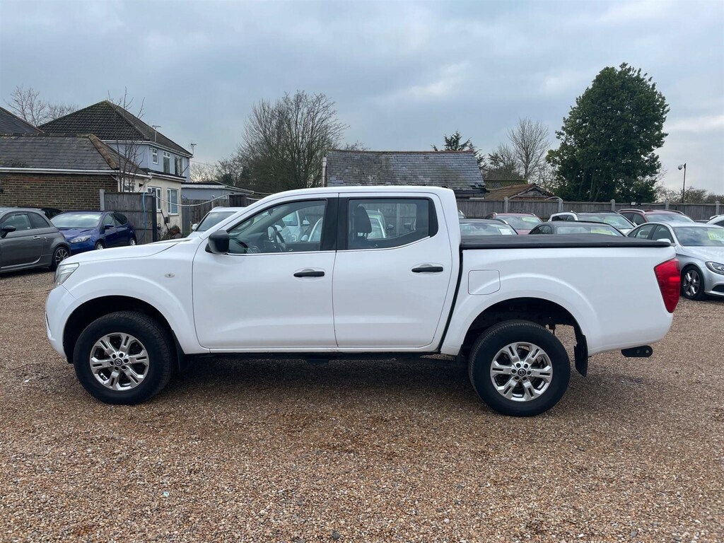 Nissan Navara 2.3 Dci Acenta 4Wd Euro 6 Ss White #4