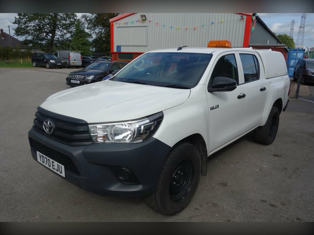Toyota HILUX 2.4 D-4d Active Pickup Double Cab Manua YD70EJU White #4