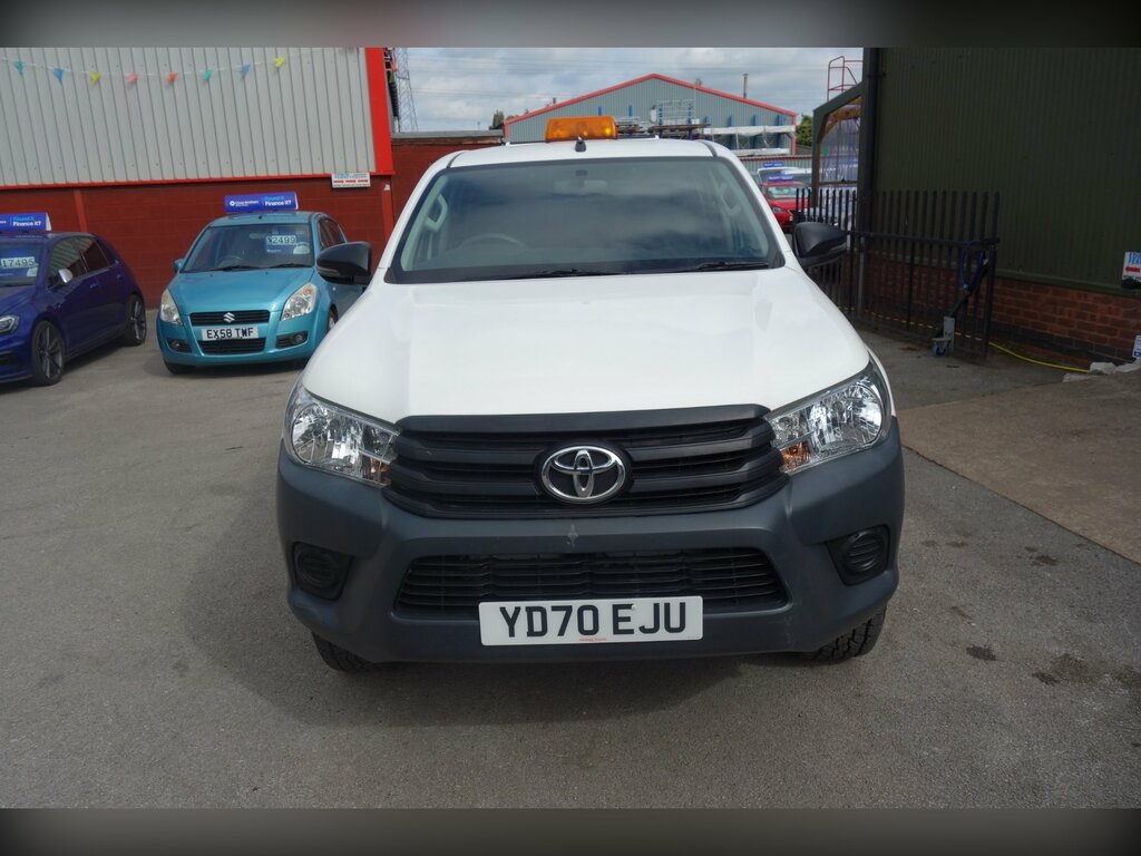 Toyota HILUX 2.4 D-4d Active Pickup Double Cab Manua YD70EJU White #6