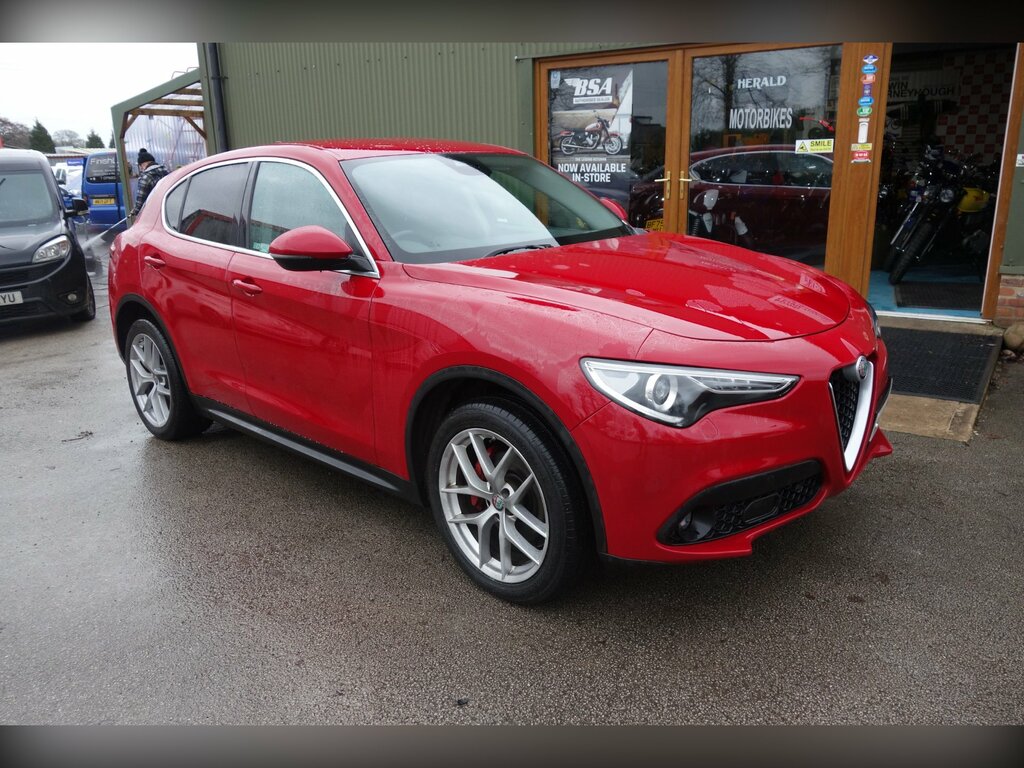 Alfa Romeo Stelvio 2.2 Td Milano Edizione Suv Q4 Awd Red