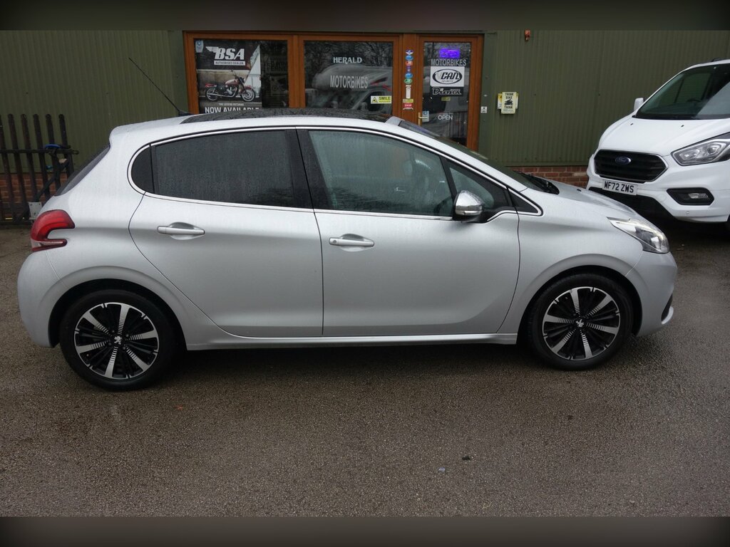 Peugeot 208 1.2 Puretech Allure Premium Hatchback M CP68EUA Silver #2