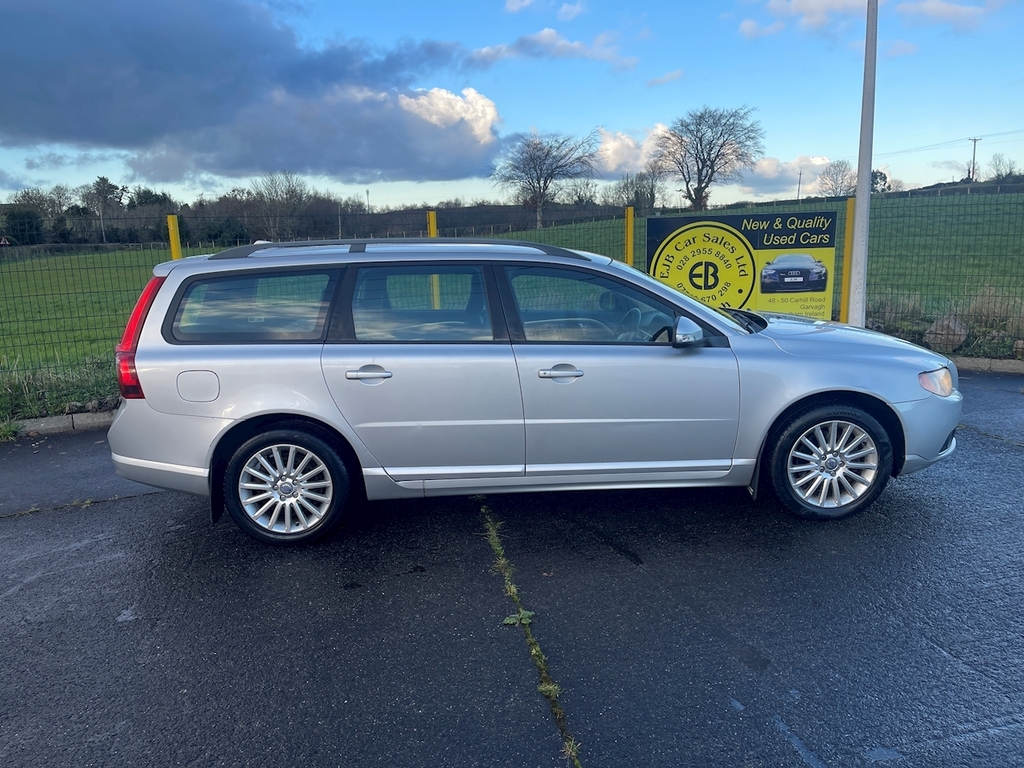 Volvo V70 D5 Se U4995 Silver #3