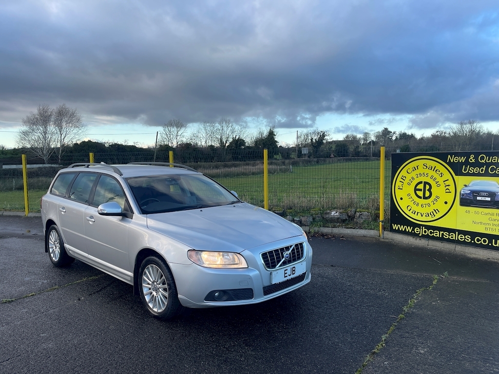 Volvo V70 D5 Se U4995 Silver