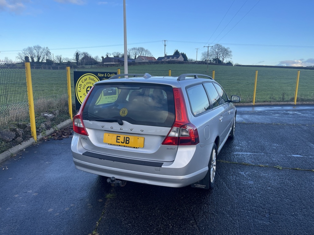 Volvo V70 D5 Se U4995 Silver #2