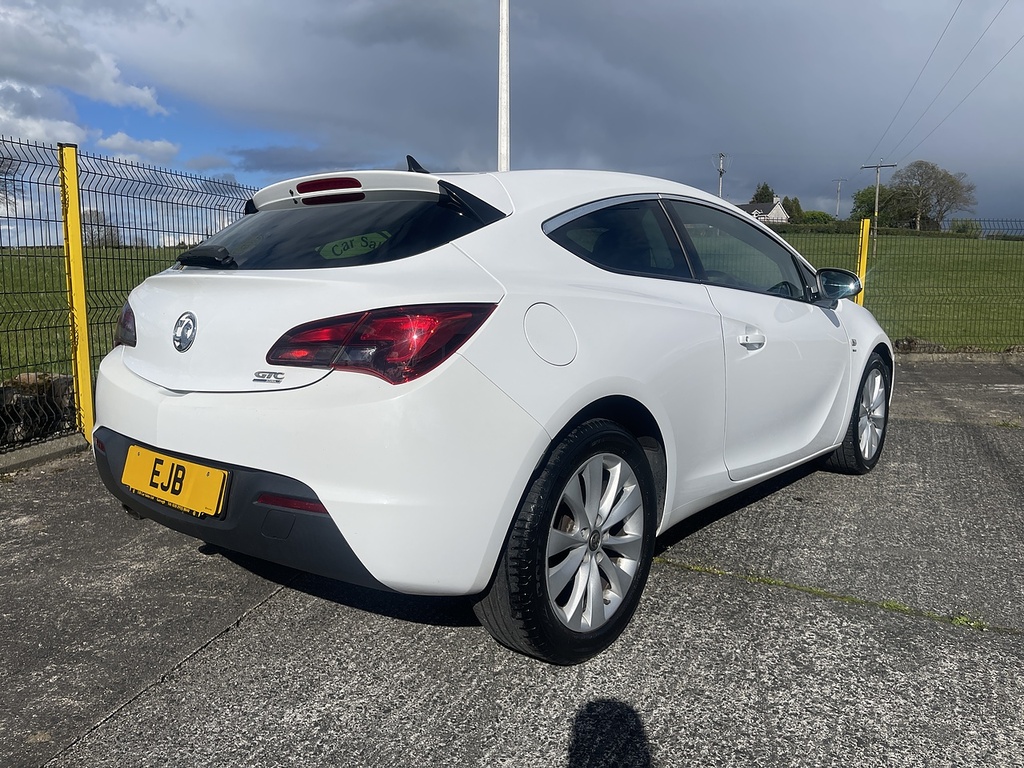 Vauxhall Astra GTC I Turbo Sri U5120 Ulez DY65KLE White #2