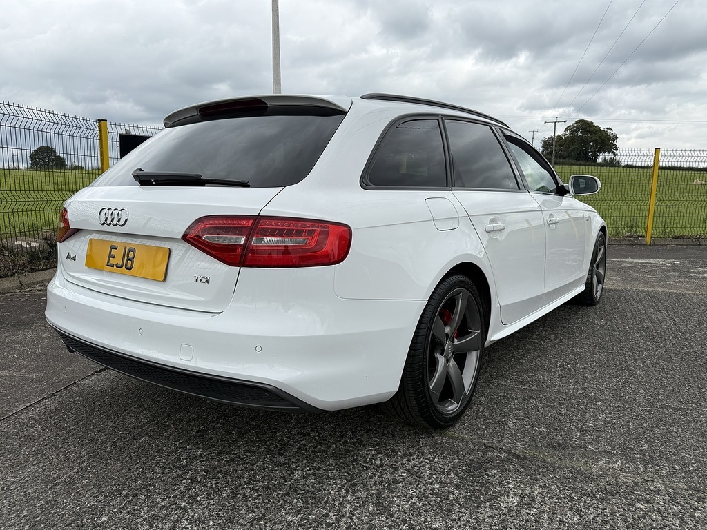 Audi A4 Avant Tdi Black Edition U5135 LR14RWY White #2