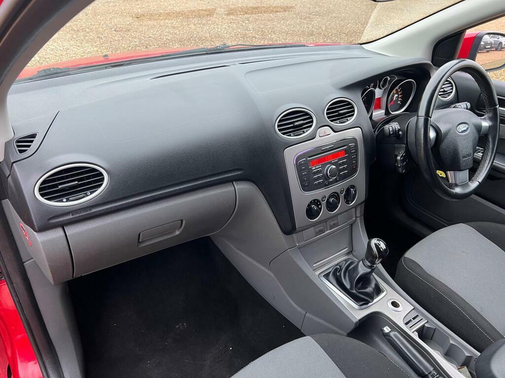 Ford Focus 1.6 Zetec NU11CKN Red #2