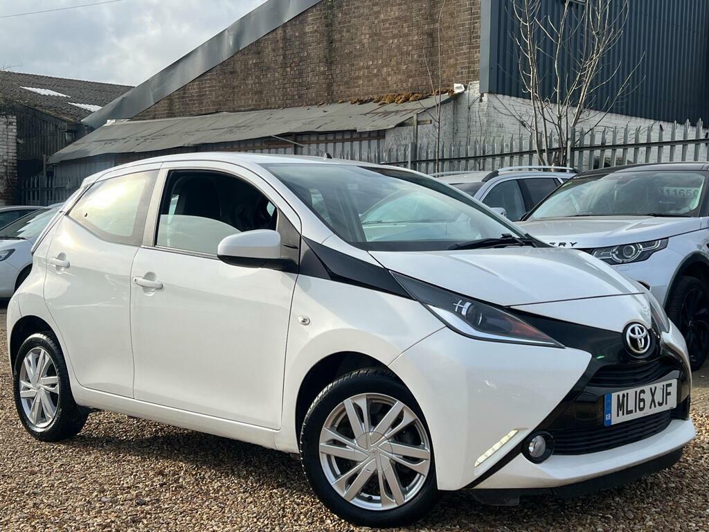 Toyota Aygo 1.0 Vvt-i X-pression X-shift Euro 6 White #4