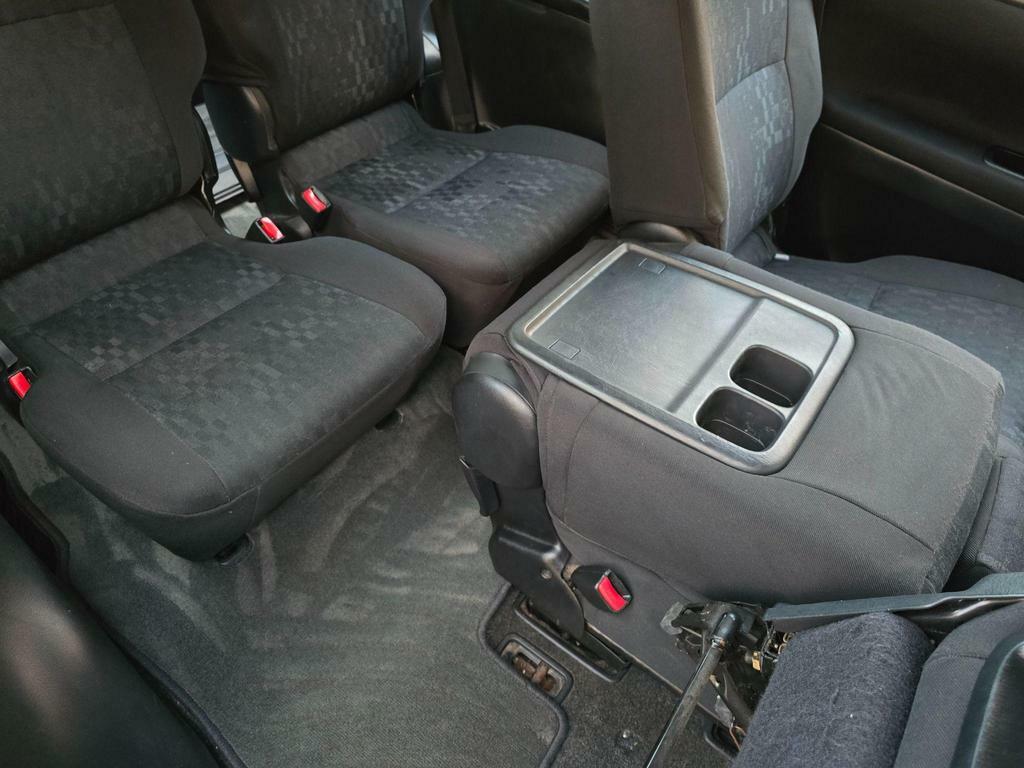 Toyota Avensis Verso T Spirit Silver #75